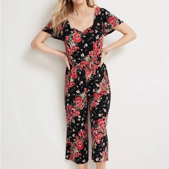 Maurices NWT Black & Red Floral Print Sweetheart Crop Jumpsuit Medium Women’s - Picture 1 of 14